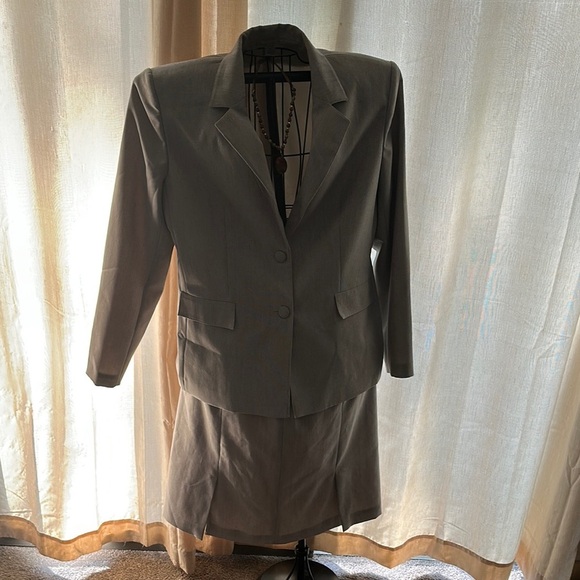 Emily Light Grey/Tan Skirt Suit size 16 - Picture 1 of 16